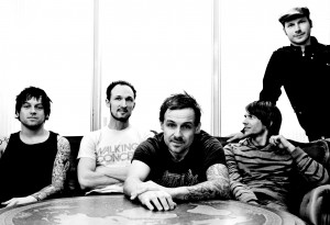 Telekom Street Gig: Ticketverlosung zum Punkrockspecial mit Refused, Donots & Lagwagon Telekom Street Gig: Ticketverlosung zum Punkrockspecial mit Refused, Donots & Lagwagon