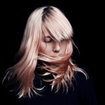 Hingehen: Austra – Oder: wie eine kanadische Dame abermals unsere Hüften zum Wippen bringt Hingehen: Austra – Oder: wie eine kanadische Dame abermals unsere Hüften zum Wippen bringt